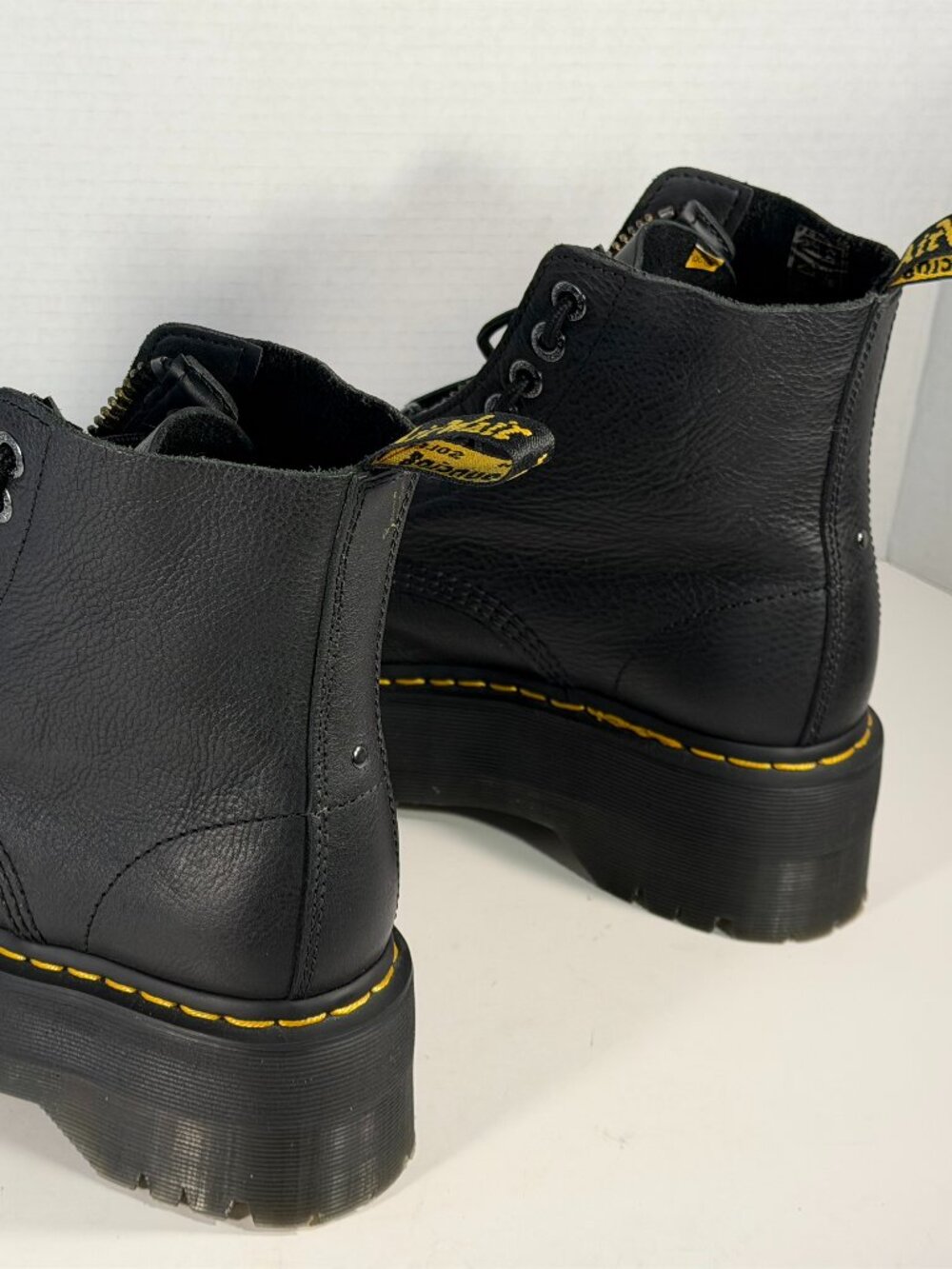Women's Size 8 Dr Martens Sinclair Boots - Picture 3 of 16